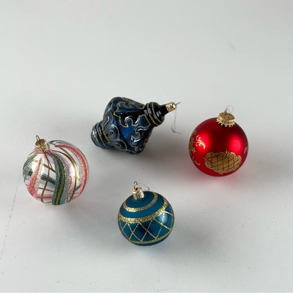 Other - Elegant Blown Glass Holiday Ornament Set